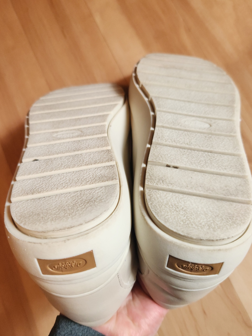 Dr. Scholl's Time Off Platform Lace-Up Sneakers. Champagne Sparkle Women 10 - Picture 5 of 6